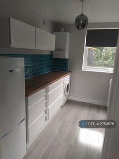 2 bedroom maisonette to rent, Wood Dale, Chelmsford, CM2
