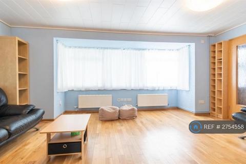 4 bedroom end of terrace house to rent, Cleveland Close, Basingstoke, RG22