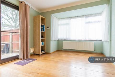 4 bedroom end of terrace house to rent, Cleveland Close, Basingstoke, RG22