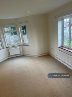 2 bedroom flat to rent, Thame Road, Chilton, Aylesbury, HP18