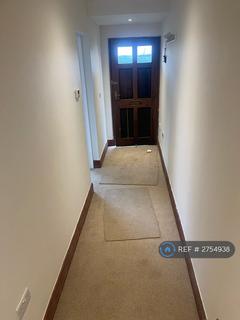 2 bedroom flat to rent, Thame Road, Chilton, Aylesbury, HP18