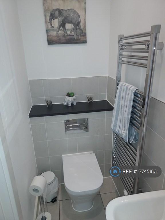 Room 1 - Ensuite