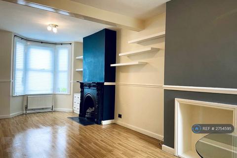2 bedroom terraced house to rent, Cann Hall Road, London, E11