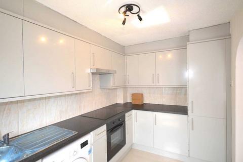 3 bedroom house to rent, Chichester Close, Beckton