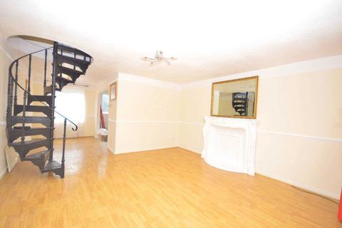 3 bedroom house to rent, Chichester Close, Beckton