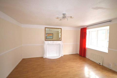 3 bedroom house to rent, Chichester Close, Beckton
