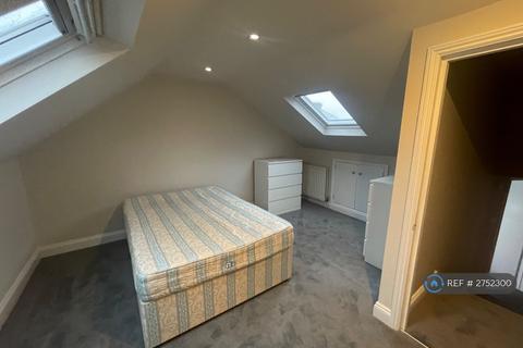 3 bedroom flat to rent, Dorothy Road, London, SW11