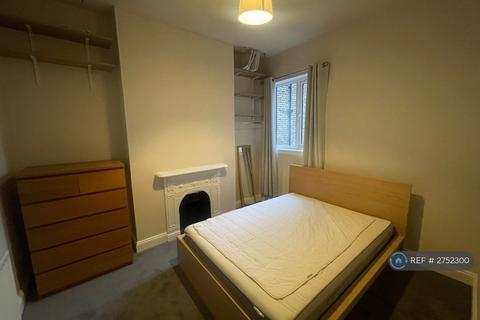 3 bedroom flat to rent, Dorothy Road, London, SW11