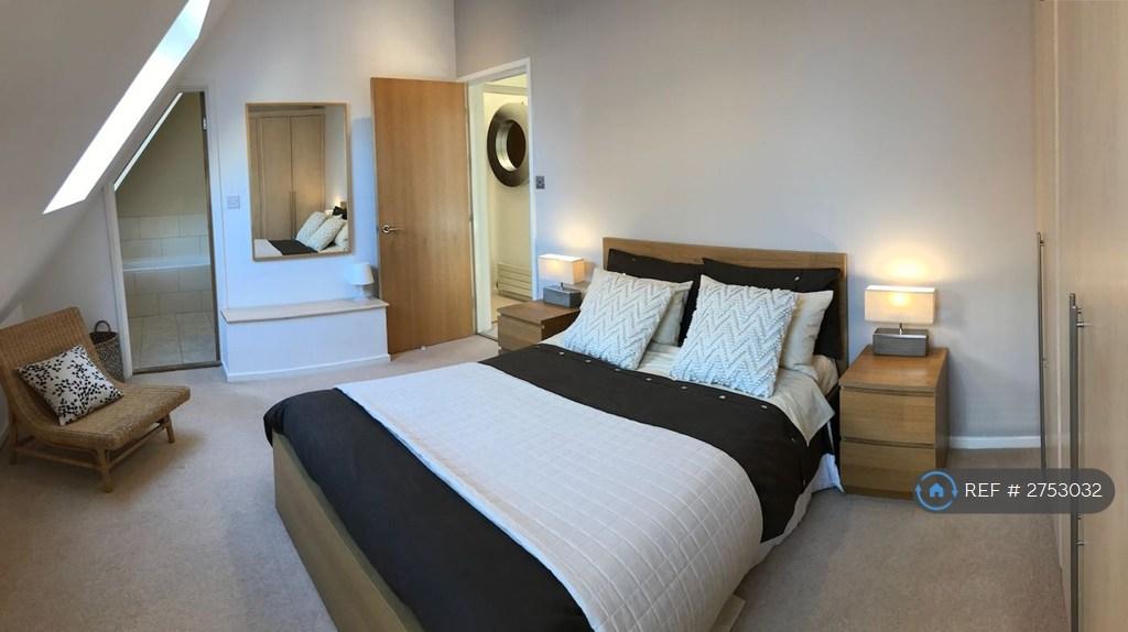 Second Double Bedroom (Upstairs)
