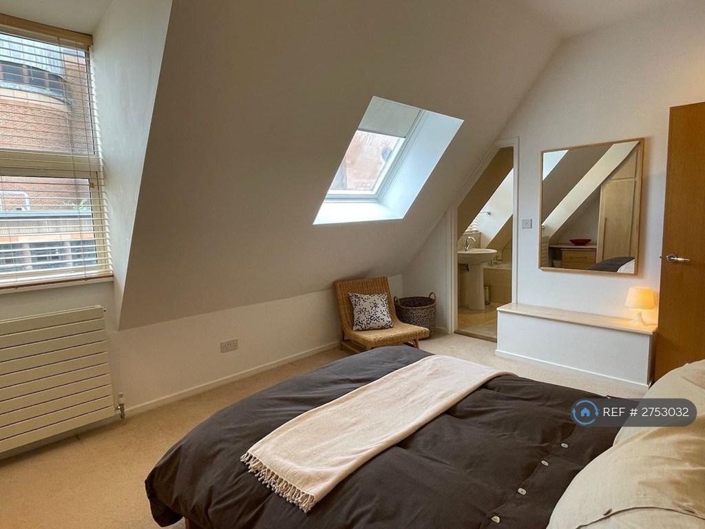 Second Double Bedroom (Upstairs)
