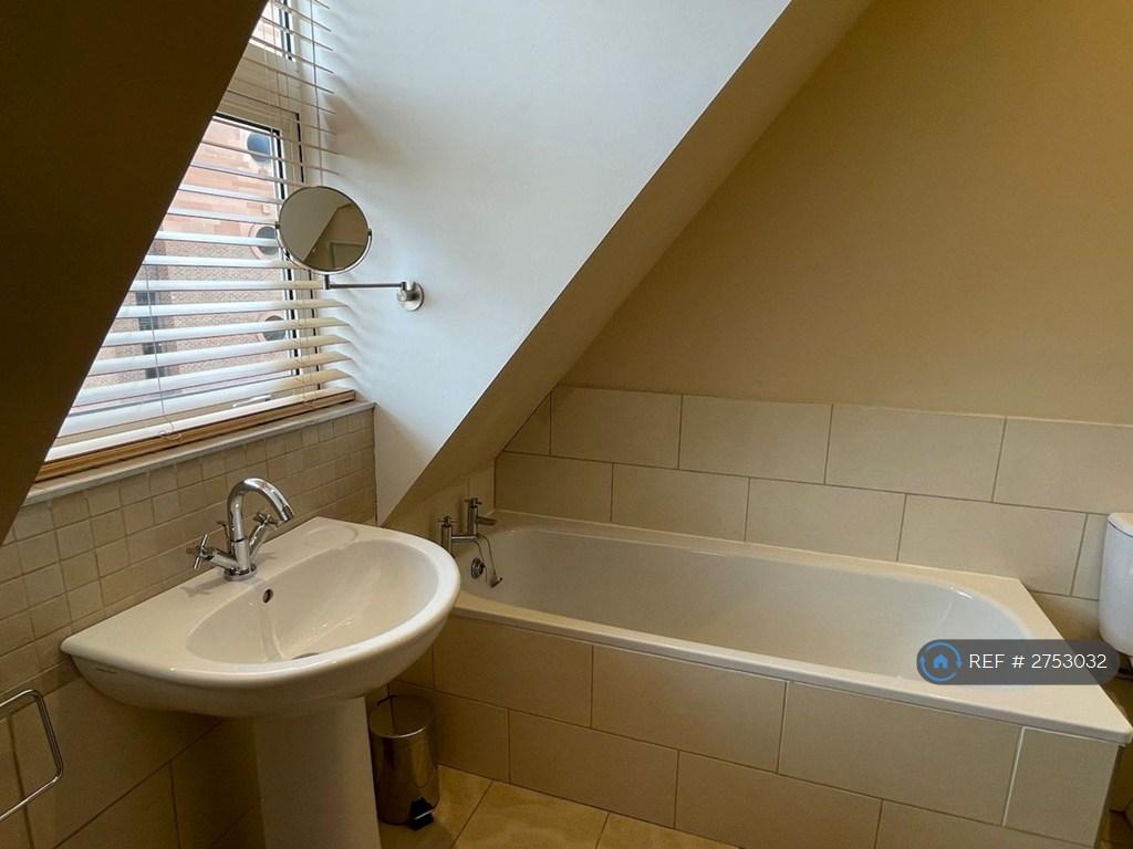 Second Double Bedroom En-Suite