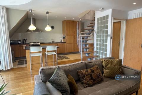 3 bedroom penthouse to rent, Baltic Chambers, Newcastle Upon Tyne, NE1