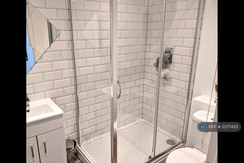 1 bedroom flat to rent, Buckland Court, Ickenham, Uxbridge, UB10