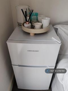 1 bedroom in a flat share to rent, Ridding Lane, Greenford, UB6