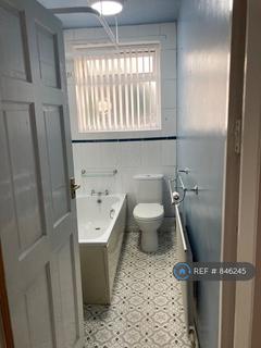 2 bedroom flat to rent, Blenheim Road, Wakefield, WF1