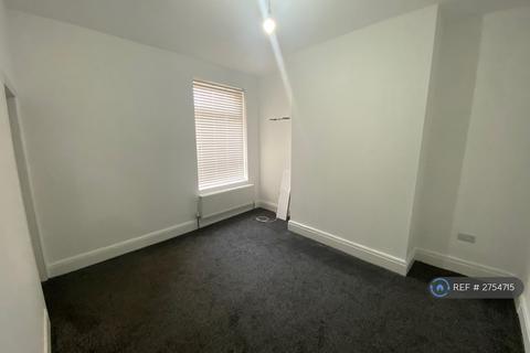 3 bedroom terraced house to rent, Higher Croft, Eccles, Manchester, M30
