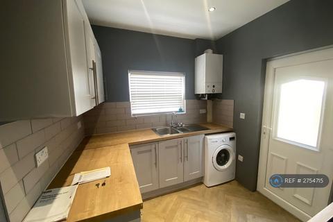 3 bedroom terraced house to rent, Higher Croft, Eccles, Manchester, M30