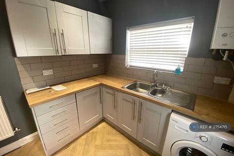 3 bedroom terraced house to rent, Higher Croft, Eccles, Manchester, M30