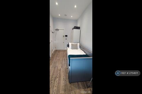 Studio to rent, Hemini Court, Borehamwood, WD6