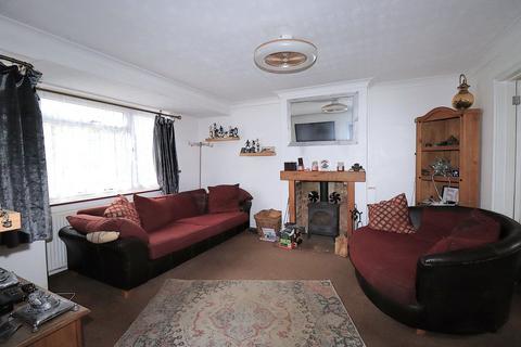 3 bedroom semi-detached house for sale, Chiltern Avenue, Farnborough GU14