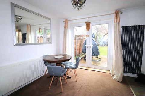 3 bedroom semi-detached house for sale, Chiltern Avenue, Farnborough GU14