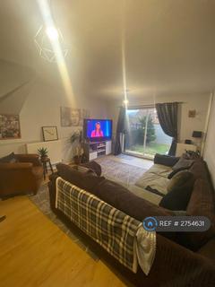 2 bedroom semi-detached house to rent, Berryfield Garth, Ossett, WF5