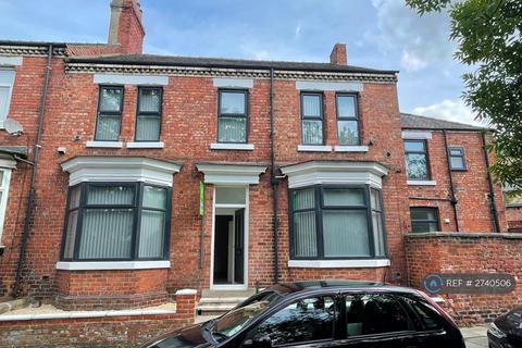4 bedroom terraced house to rent, Westbrook, Darlington, DL3