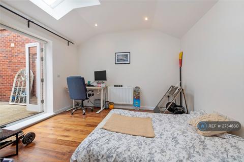2 bedroom flat to rent, Barnes High Street, London, SW13