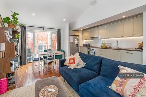 2 bedroom flat to rent, Barnes High Street, London, SW13