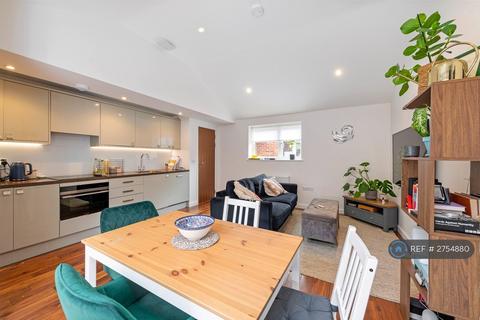 2 bedroom flat to rent, Barnes High Street, London, SW13