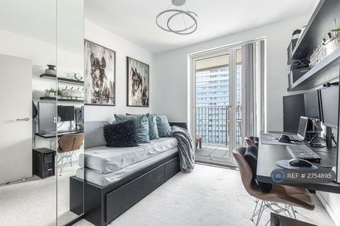 2 bedroom flat to rent, Katie Court, London, E16