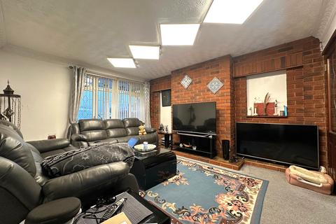 4 bedroom semi-detached house for sale, Kipling Avenue, Wolverhampton WV14