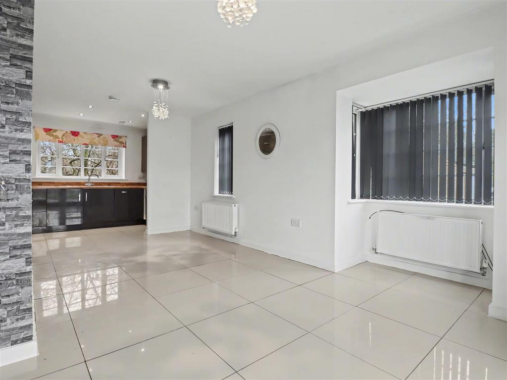 Open plan living/kitchen