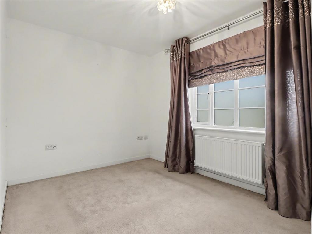 Principal bedroom