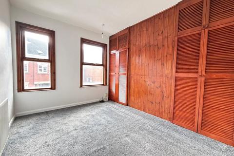2 bedroom terraced house to rent, Lansdowne Road, Aylestone, Leicester, LE2
