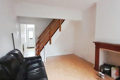 2 bedroom terraced house to rent, Cranmer Street, Leicester