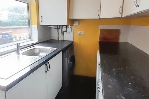 2 bedroom terraced house to rent, Cranmer Street, Leicester