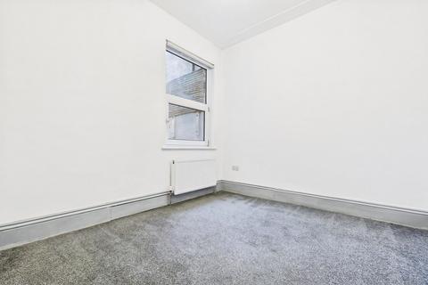 2 bedroom ground floor flat for sale, Radnor Park Crescent, Folkestone