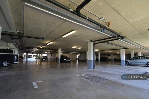 2 bedroom penthouse to rent, Park West, West Drayton, UB7