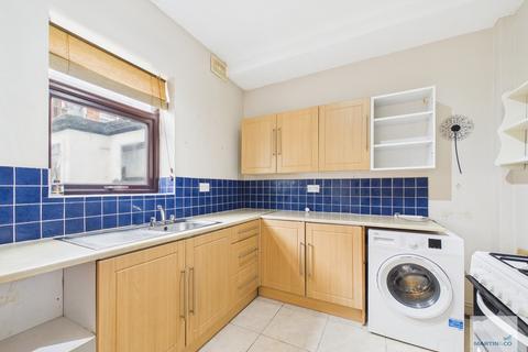 2 bedroom terraced house for sale, The Square, Bestwood Village
