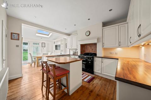 3 bedroom semi-detached house for sale, Lavender Vale, Wallington