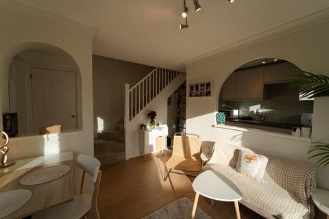 1 bedroom semi-detached house to rent, Ladygrove Drive, Guildford GU4
