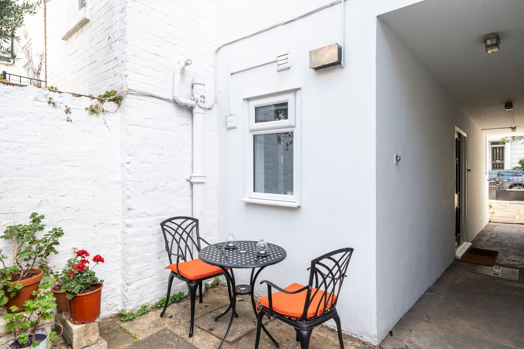 18 E Gunter Grove, SW10, Martin &amp; Co, WEB (15)