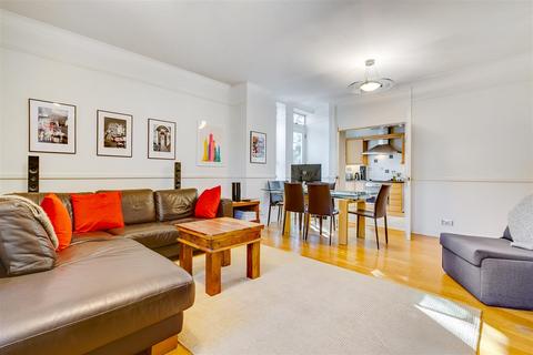2 bedroom flat for sale, Devonhurst Place, London, W4