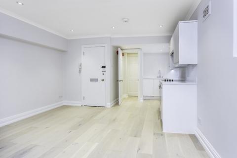 Studio to rent, Wardour Street, Chinatown W1