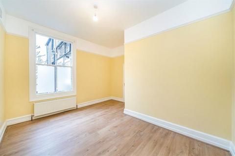 2 bedroom flat to rent, Jerningham Road, London SE14