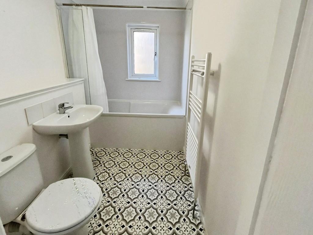 389651fe-Bathroom