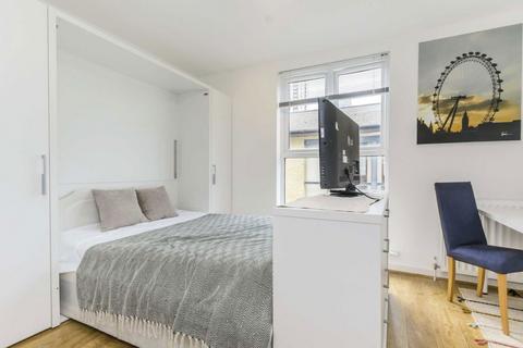 Studio to rent, Cold Harbour, London E14