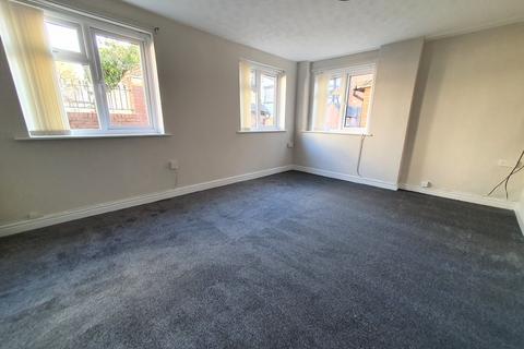 2 bedroom detached house to rent, Stafford Street, Market Drayton