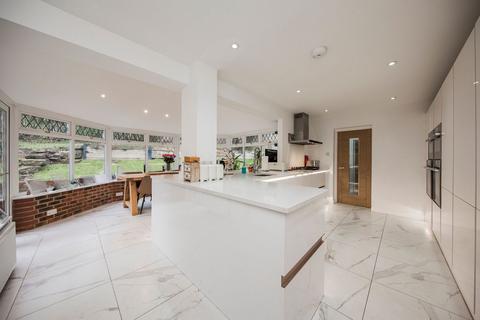 4 bedroom detached house for sale, Graycoats Drive, Crowborough
